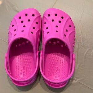 Girls Crocs size 2. Worn twice. Pink.